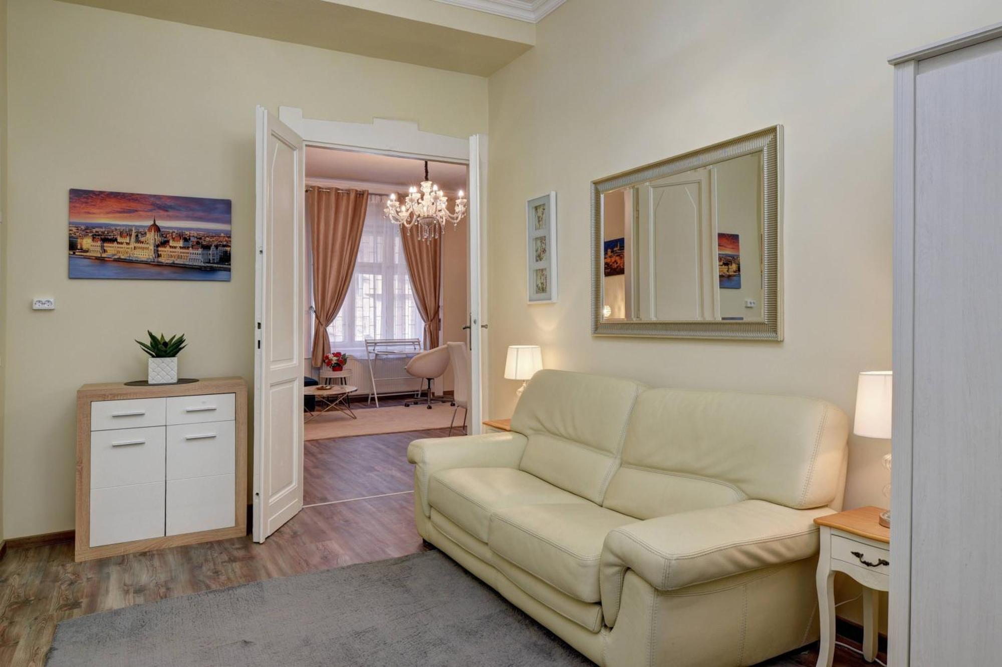 Buda Center Apartment Budapest Exterior photo